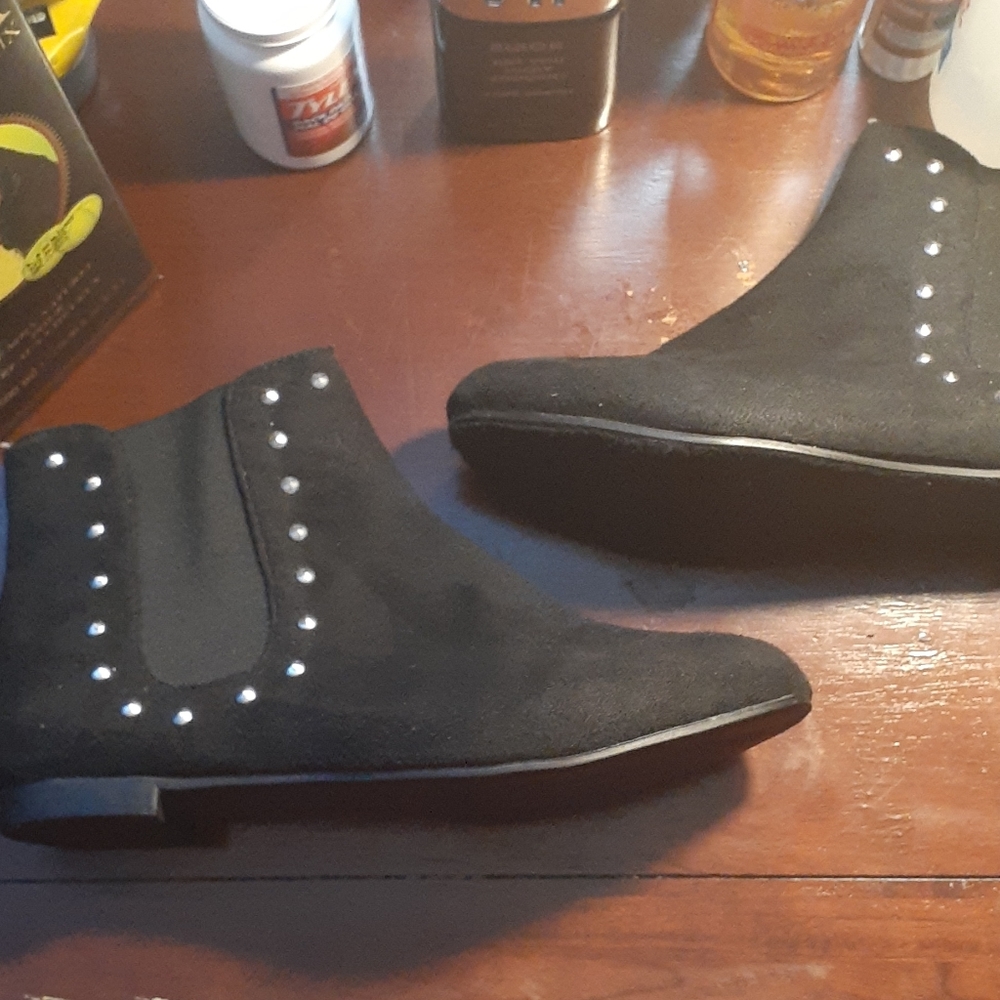 Boots - Picture 2 of 3